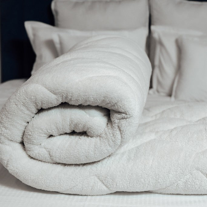 Pilota Iarna Blana 140x210 cm - ThermaFur Medicinala Matlasata